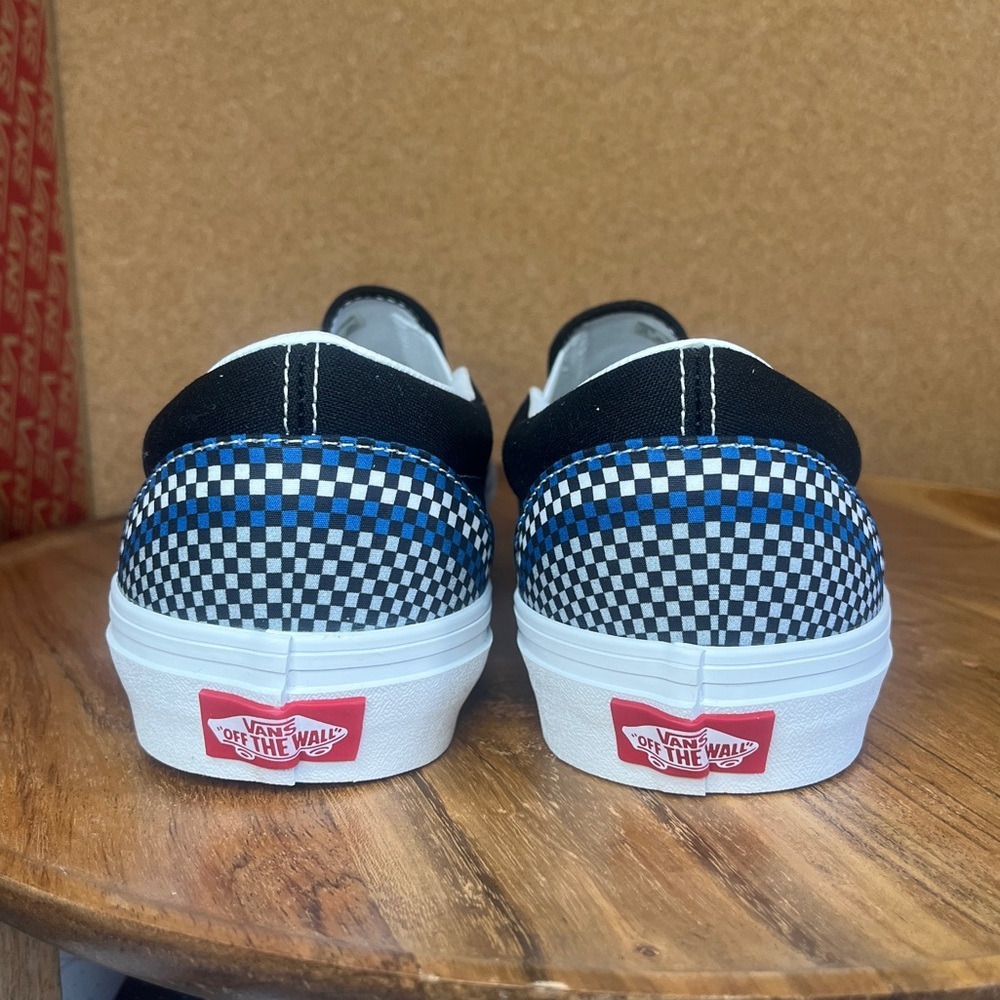 Vans slip on
Brand new
‘Tileboard black ‘
*RARE**
NWOT - Picture 6 of 11